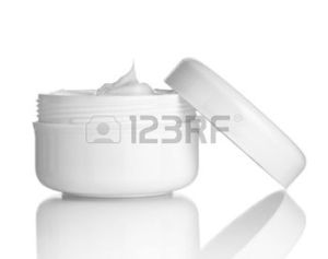 13553841-pr-s-du-conteneur-cr-me-de-beaut-sur-fond-blanc