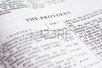 20903061-d-tail-de-la-bible-ouverte-sur-le-livre-des-proverbes