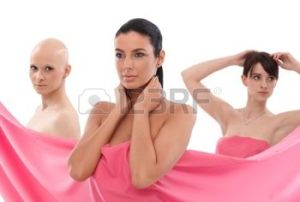 22159726-les-jeunes-femmes-envelopp-es-dans-textile-rose-c-est-une-image-libre-partie-d-un-projet-de-charit--